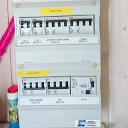 4 Person In *